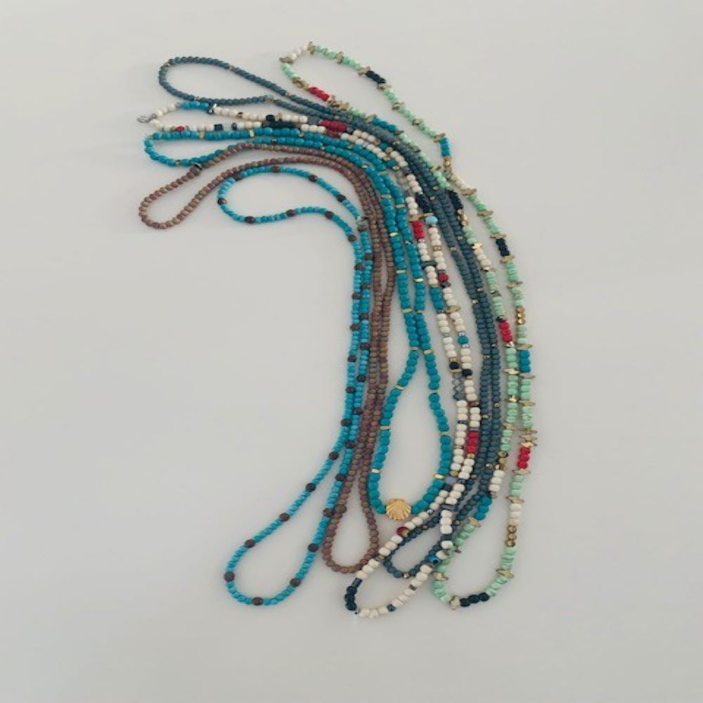 Handcrafted beaded medium necklaces - LOLOELEN
